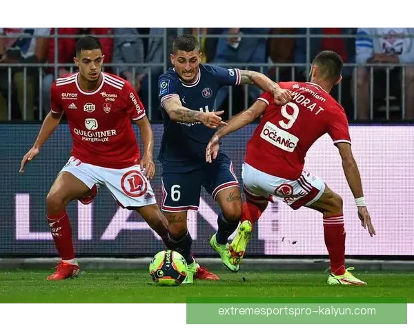 J1联赛赛程密集，球队面临体能考验与状态恢复挑战