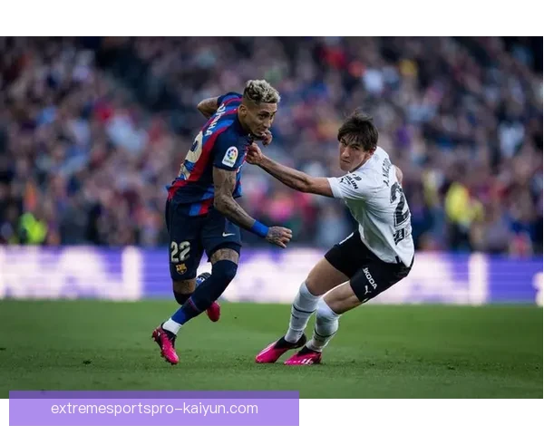 拉菲尼亚2025赛季数据分析显示其表现稳健，助攻和进球数持续提升。